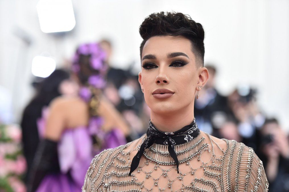 James Charles fue acusado por dos jóvenes de 16 años de haber tenido comportamientos inapropiados con ellos en Snapchat.