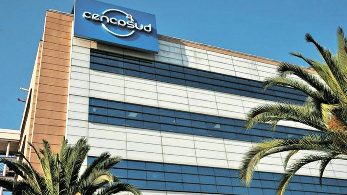 Para enviar currículum a Cencosud ingresá a https://cencosud.csod.com/ux/ats/careersite/9/home?c=cencosud&country=ar y utilizá el buscador para filtrar por ubicación o puesto al que quieras aplicar.