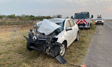 Impactante choque en la Autopista Rosario - Santa Fe Impactante choque en la Autopista Rosario - Santa Fe
