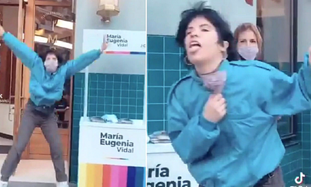 Video viral: militante kirchnerista se puso a gritar y a insultar en uno de los stands de Juntos por el Cambio. Video viral: militante kirchnerista se puso a gritar y a insultar en uno de los stands de Juntos por el Cambio.