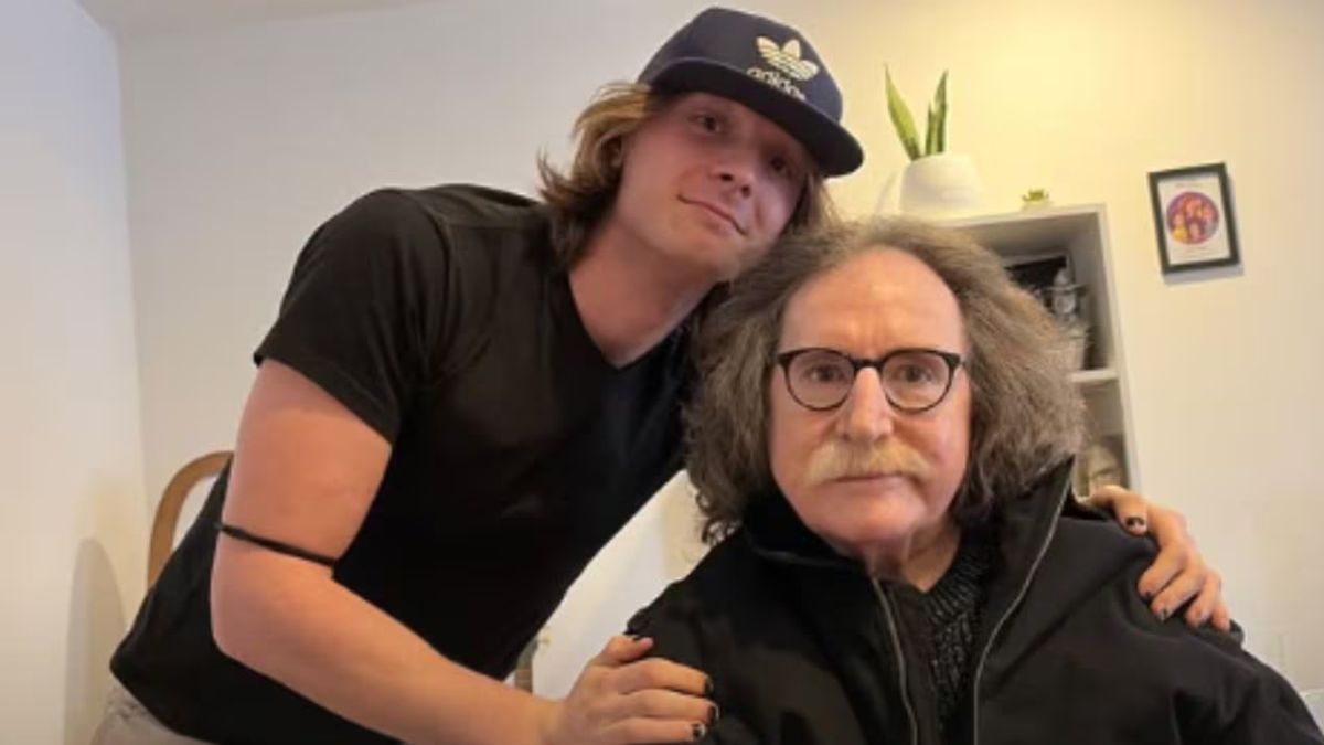 El joven de 22 años compartió un cálido momento junto al referente del rock nacional.