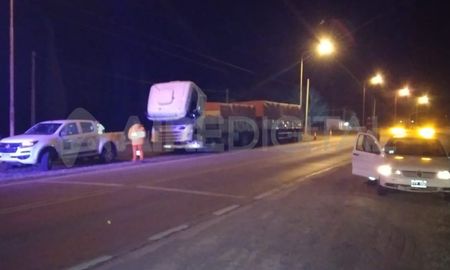 El camión detenido estaba cargado con arena. El camión detenido estaba cargado con arena.