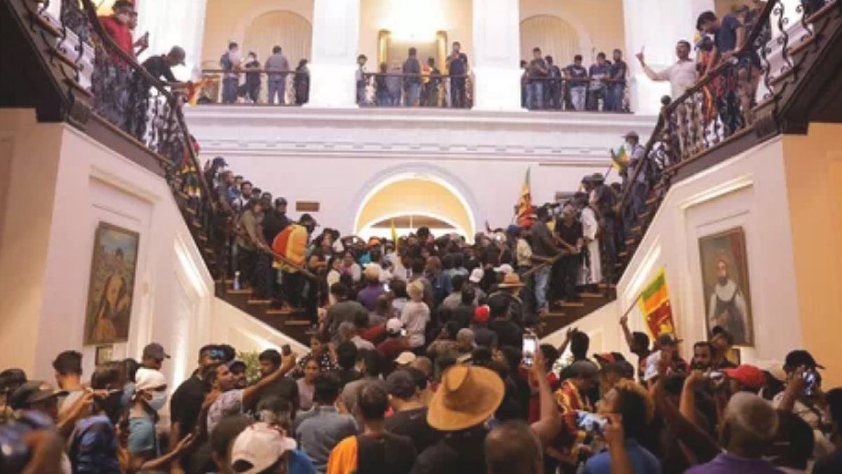 Los manifestantes asaltaron la casa de Gobierno de Sri Lanka.