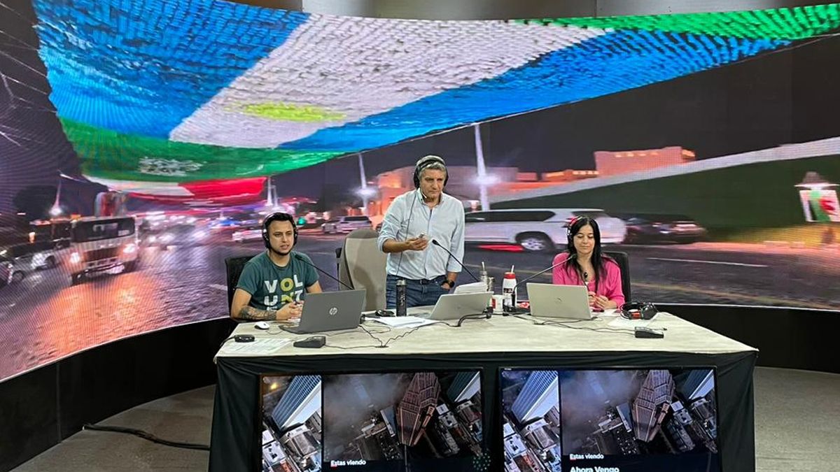 Cantaron una reversión futbolera de la canción “Te sigo” de Los Calzones Rotos.