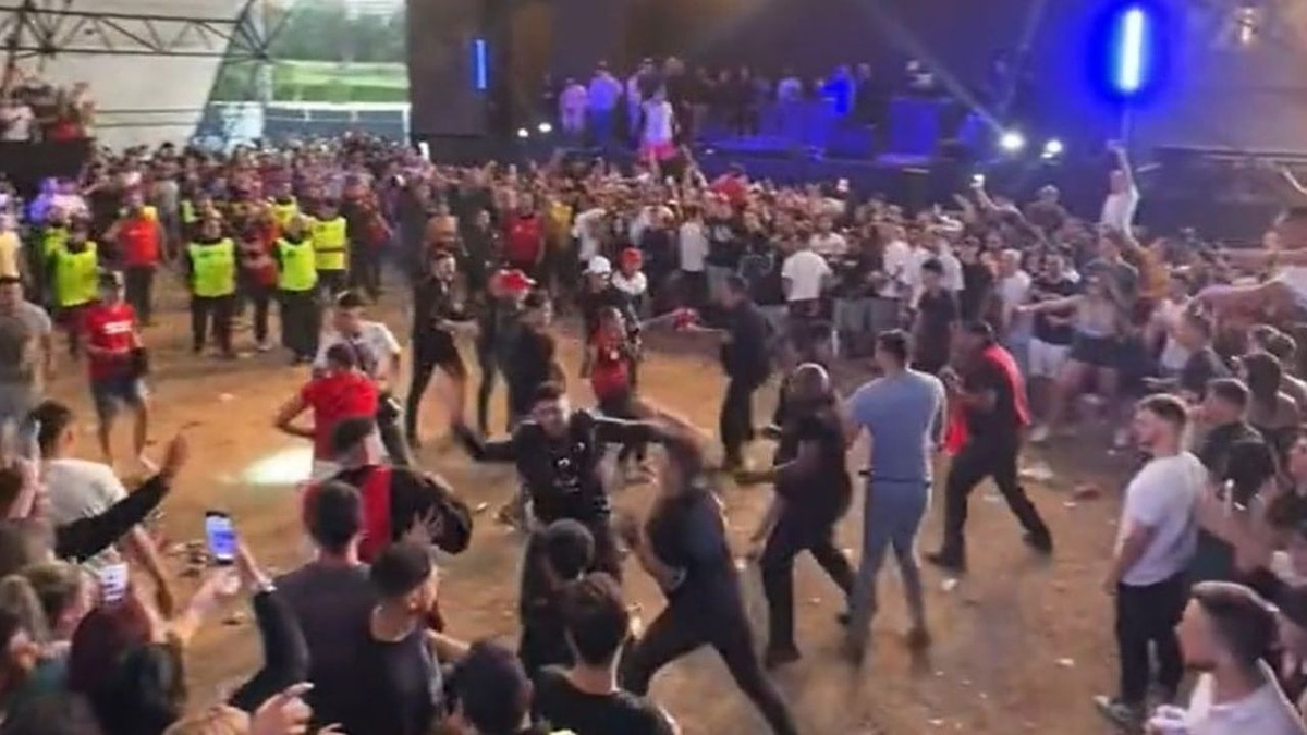 Batalla campal en un show de L-Gante en Uruguay: caos