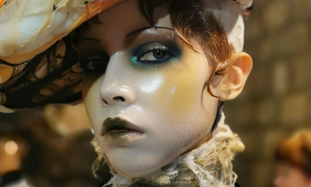 Pat McGrath, la maquilladora detrás del desfile viral de Margiela, reveló todos sus secretos Pat McGrath, la maquilladora detrás del desfile viral de Margiela, reveló todos sus secretos