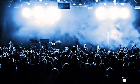 Desde el ámbito de los espectáculos son conscientes de que deberán amoldarse para volver a la actividad y que quizás los conciertos tengan que ser postergados.Si tenemos que adaptarnos deberá ser para show, la realidad es que hasta que se encuentre una vacuna y a la sociedad se le vaya el miedo, va a cambiar muchísimo. Todos los negocios que estén vinculados con el público asistiendo a lugares va a cambiar mucho el paradigma, adelantó el referente. Desde el ámbito de los espectáculos son conscientes de que deberán amoldarse para volver a la actividad y que quizás los conciertos tengan que ser postergados.Si tenemos que adaptarnos deberá ser para show, la realidad es que hasta que se encuentre una vacuna y a la sociedad se le vaya el miedo, va a cambiar muchísimo. Todos los negocios que estén vinculados con el público asistiendo a lugares va a cambiar mucho el paradigma, adelantó el referente.