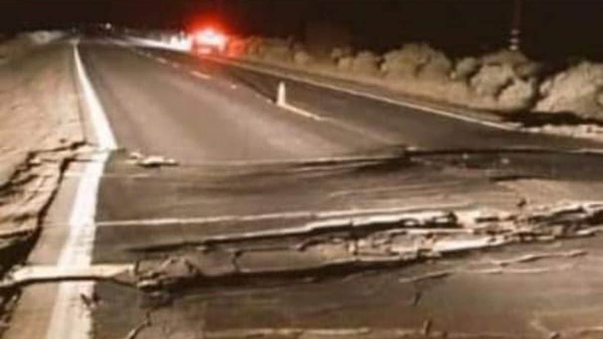 El fuerte movimiento telúrico agrietó significativamente rutas de la provincia de San Juan, al suroeste.