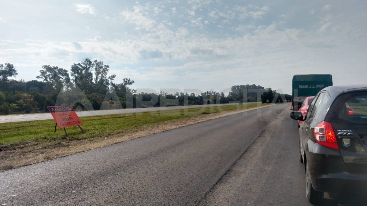 La fila de vehículos se desplegó unos 10 kilómetros en la autopista Santa Fe-Rosario.&nbsp;