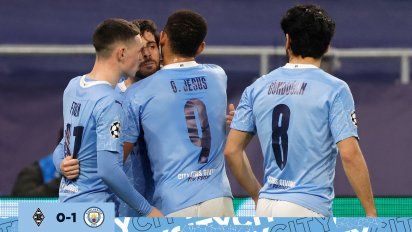 Champions League: el Manchester City con Aguero en cancha, puso un pie en los cuartos de final