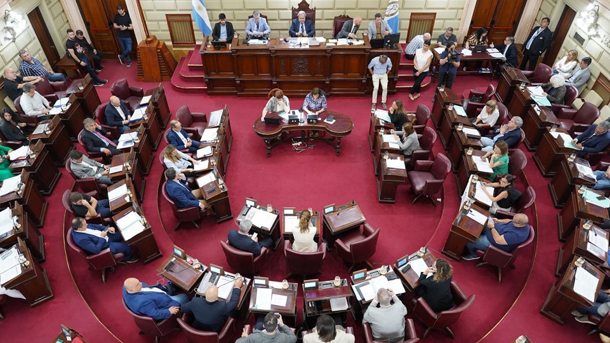La Cámara de Diputados de Santa Fe sesionará este jueves con el objetivo de retomar el temario que quedó pendiente de la semana pasada.