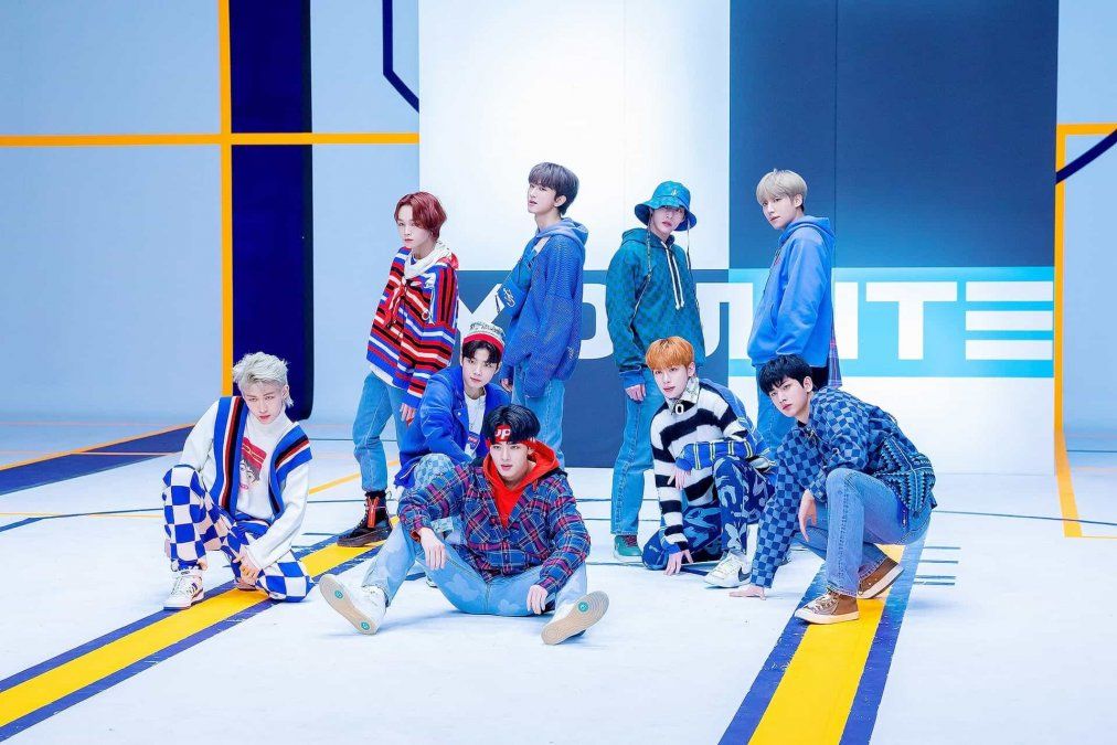 YOUNITE debuta con YOUNI-BIRTH