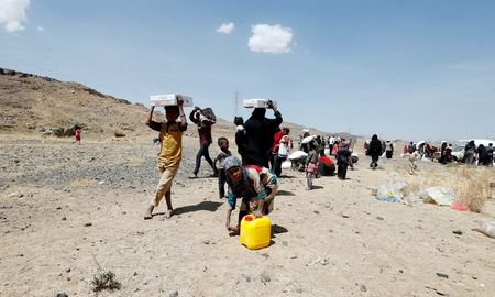 Más de 16 millones de yemeníes, aproximadamente la mitad de la población de 29 millones, pasarán hambre este año. Más de 16 millones de yemeníes, aproximadamente la mitad de la población de 29 millones, pasarán hambre este año.
