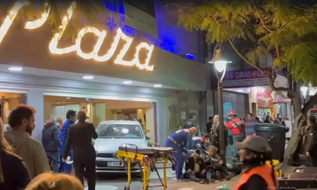 El video del terrible accidente en el teatro donde se presentaban Soledad Silveyra y Verónica Llinás El video del terrible accidente en el teatro donde se presentaban Soledad Silveyra y Verónica Llinás