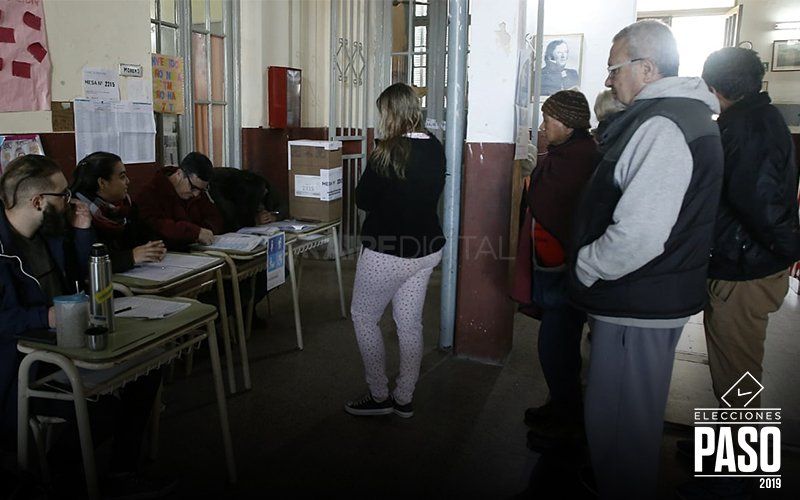 Cerca del 75% de los electores concurrió a votar, según el ministro Frigerio