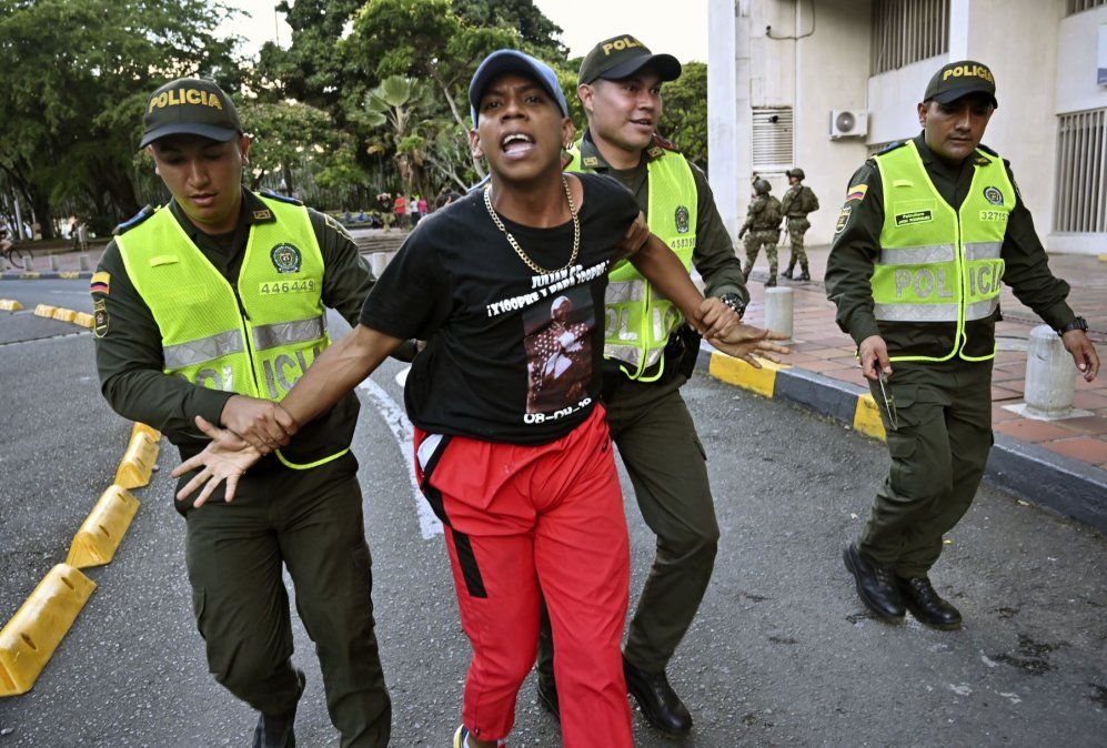 Colombia expulsó a 59 venezolanos acusados de vandalismo durante las protestas