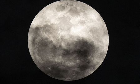 La Luna durante el eclipse lunar penumbral este 5 de julio. La Luna durante el eclipse lunar penumbral este 5 de julio.
