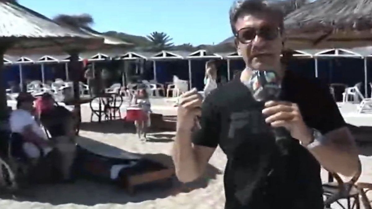 El actor que brilló en Casados con Hijos estaba dando una nota en Intrusos