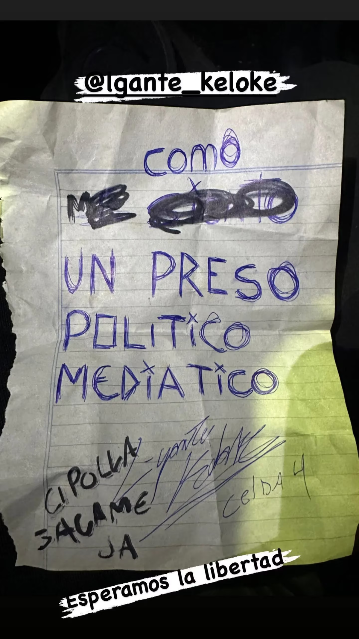El cantante le agradeció y dijo ser un preso político mediático. El cantante le agradeció y dijo ser un preso político mediático.