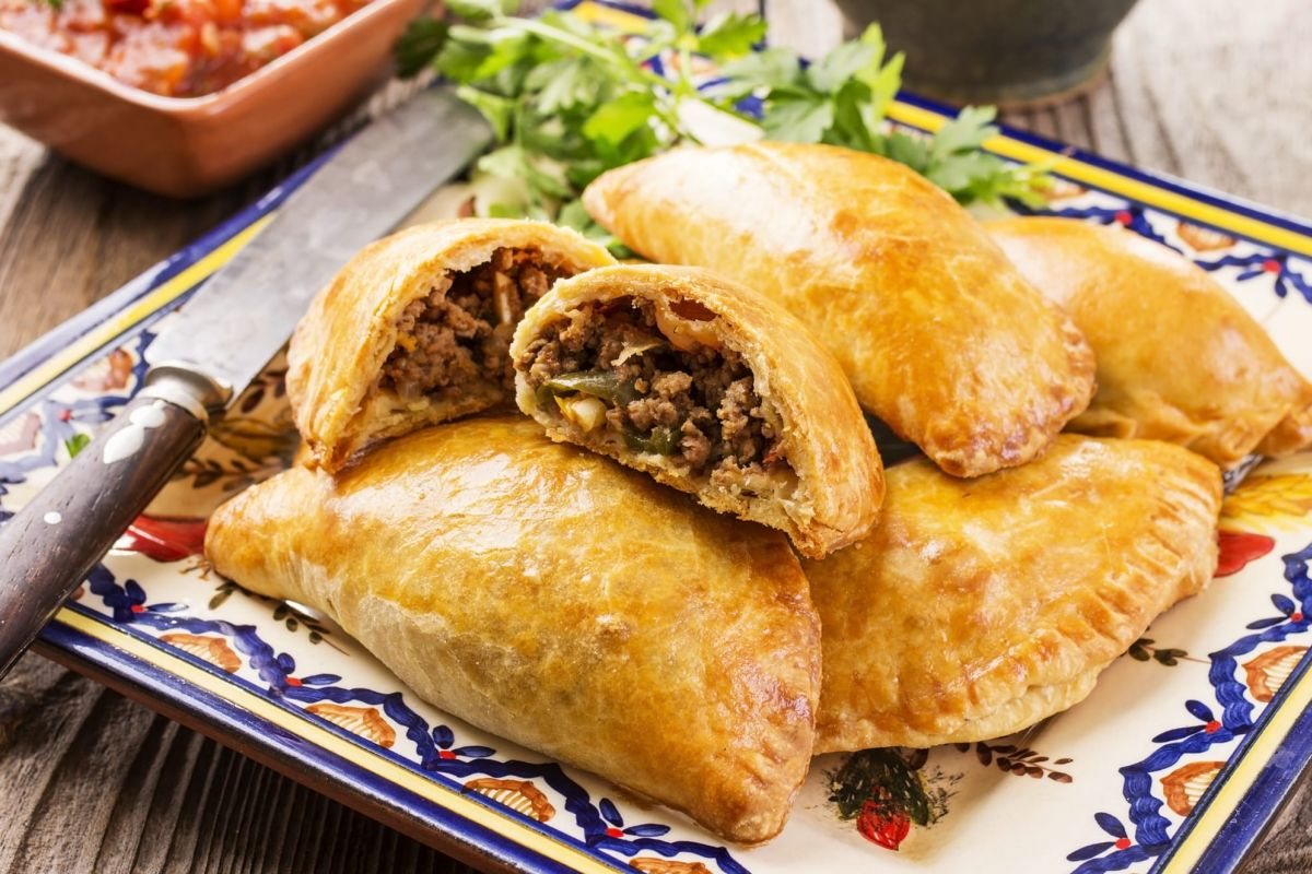 El relleno de carne es uno de los más ricos y fáciles de hacer para tus empanadas. El relleno de carne es uno de los más ricos y fáciles de hacer para tus empanadas.