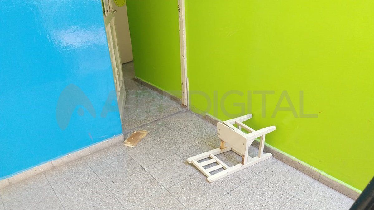 Así quedaron parte de las instalaciones tras el ingreso de los delincuentes.