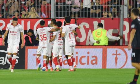 Unión es único escolta de Boca: con 23 puntos, el xeneize lo supera por diferencia de gol. Unión es único escolta de Boca: con 23 puntos, el xeneize lo supera por diferencia de gol.