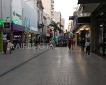 La peatonal santafesina registraba un intenso movimiento en donde muchos santafesinos se acercaron para realizar sus compras. La peatonal santafesina registraba un intenso movimiento en donde muchos santafesinos se acercaron para realizar sus compras.