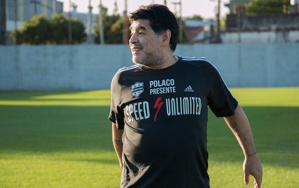 Maradona volvió a entrenarse con Riestra