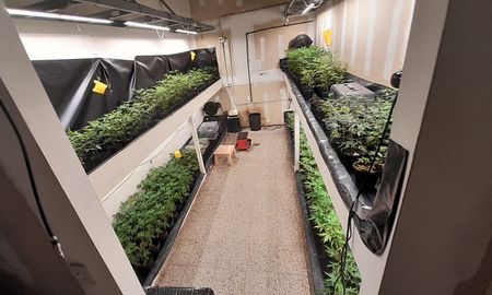 Se trata de un galpón de casi 300 metros cuadrados con una infraestructura y tecnología de punta puestas al servicio del narcotráfico. Se trata de un galpón de casi 300 metros cuadrados con una infraestructura y tecnología de punta puestas al servicio del narcotráfico.