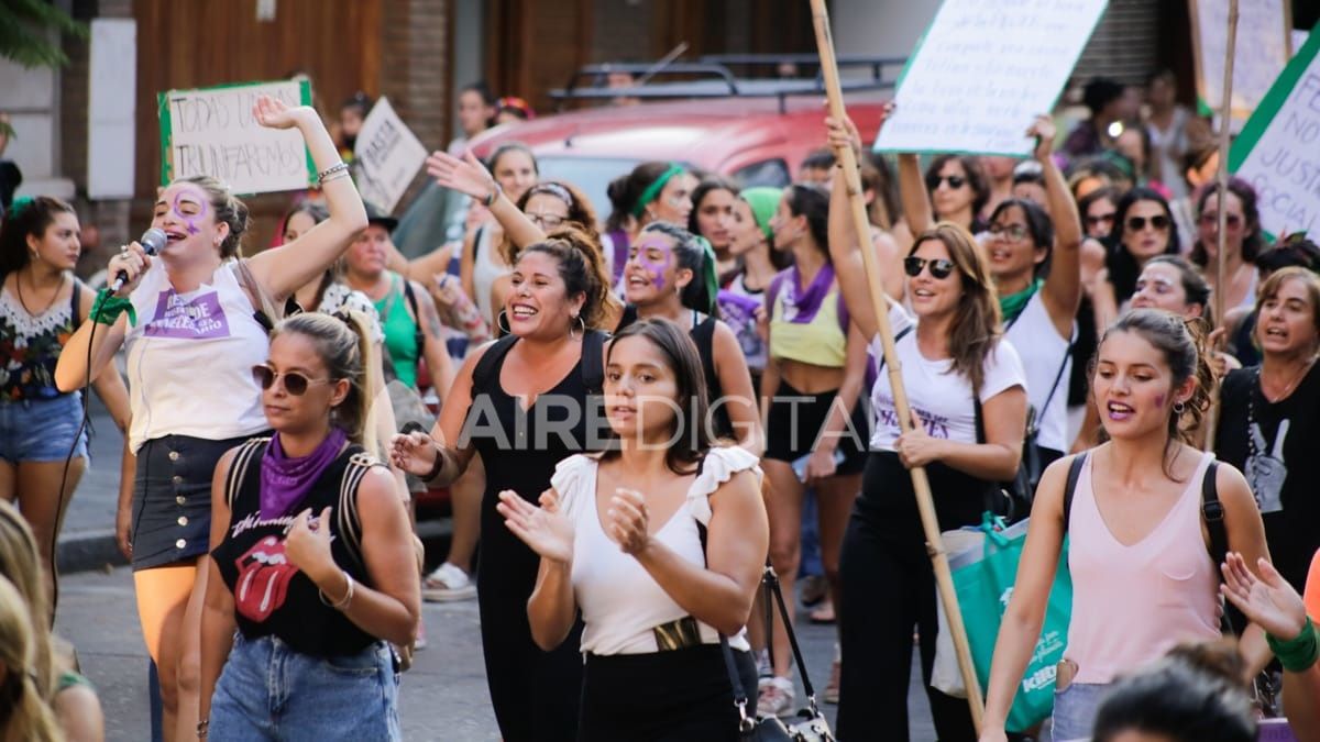 Así se vivió la multitudinaria manifestación por el 8M en Santa Fe Así se vivió la multitudinaria manifestación por el 8M en Santa Fe