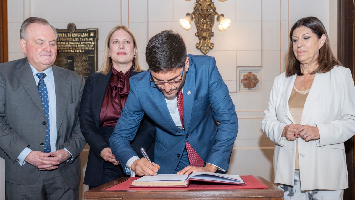 De izquierda a derecha: Felipe Michlig, Gisela Scaglia, Maximiliano Pullaro y Clara García. De izquierda a derecha: Felipe Michlig, Gisela Scaglia, Maximiliano Pullaro y Clara García.