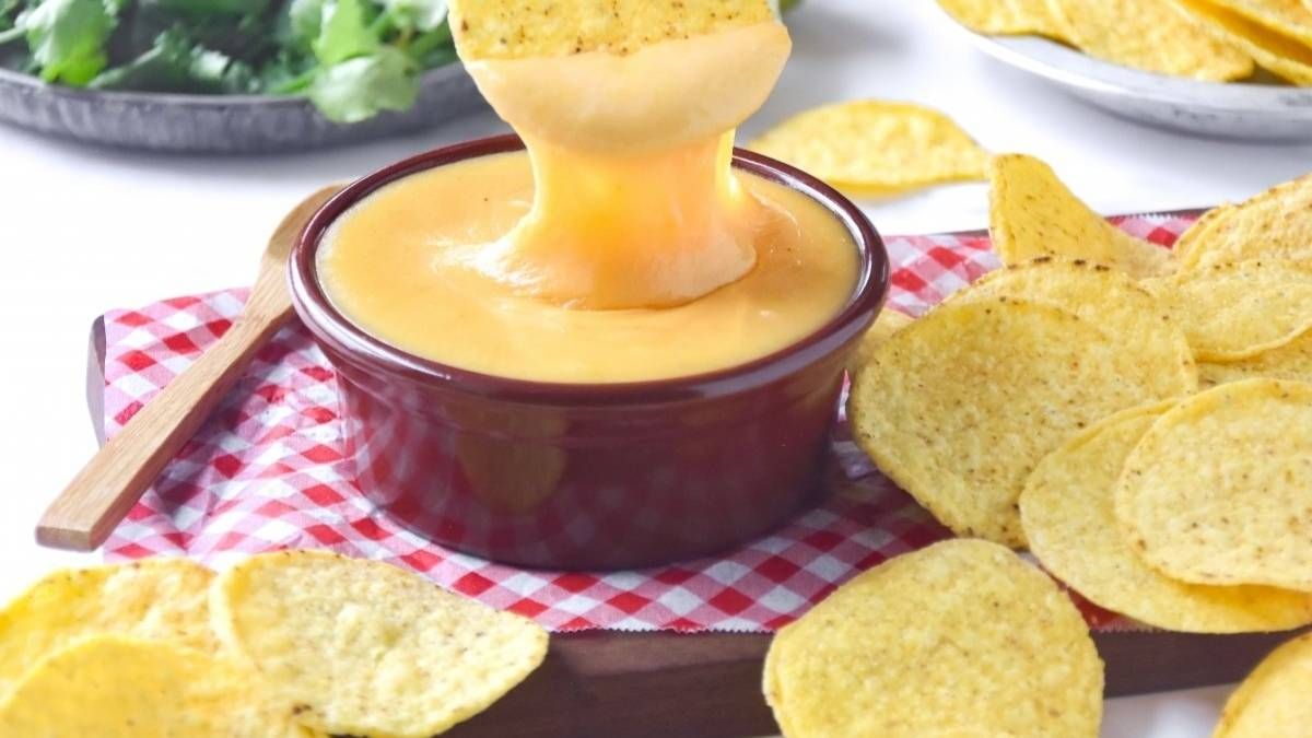 La salsa de cheddar es el acompañante perfecto.&nbsp;