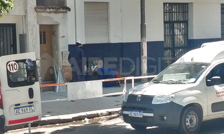 La rotura del caño se produjo cuando personal que trabajaba en la vereda perforó un caño de gas en Avenida Freyre al 2700. La rotura del caño se produjo cuando personal que trabajaba en la vereda perforó un caño de gas en Avenida Freyre al 2700.