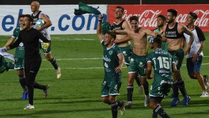 Sarmiento de Junín venció por penales a Estudiantes de Río Cuarto y ascendió a la Liga Profesional