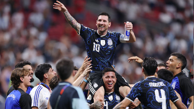 El diez rosarino finalizó como figura tras marcar ocho goles y dar cuatro asistencias.