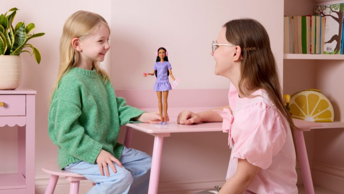 Mattel presentó la primera Barbie autista