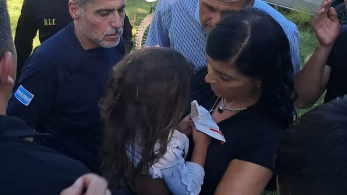 La fiscalía investiga cómo la menor llegó hasta la zona de La Falda sin que nadie notara su traslado.