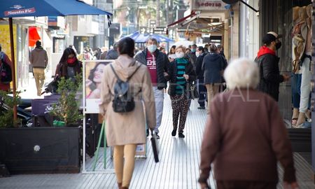 Se implementan fuertes controles en accesos y una batería de restricciones a actividades deportivas, recreativas y comerciales