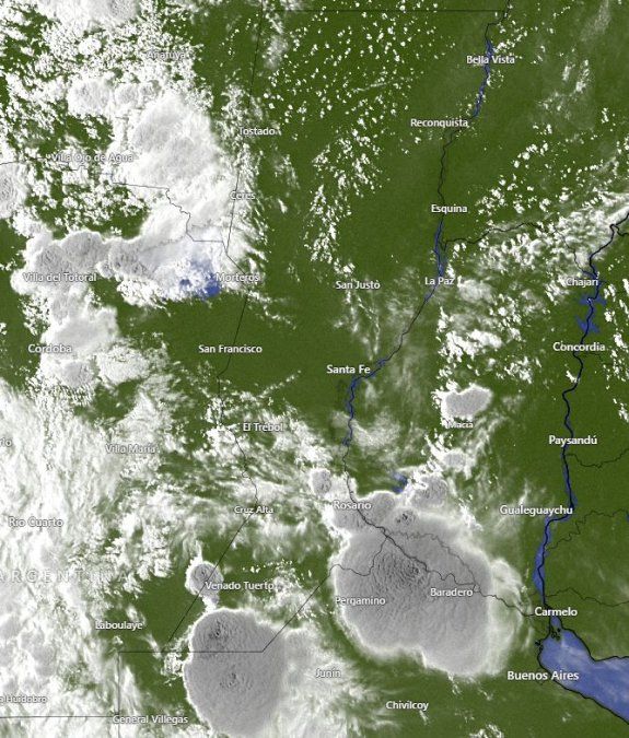 En la imagen satelital se observa abundante nubosidad asociada a inestabilidad en toda la región.