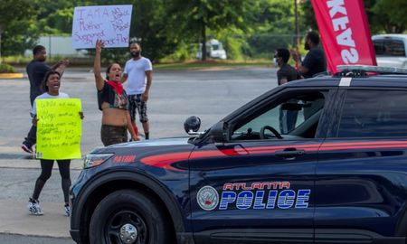 Un joven afroamericano de 27 años fue asesinado anoche en la ciudad estadounidense de Atlanta Un joven afroamericano de 27 años fue asesinado anoche en la ciudad estadounidense de Atlanta