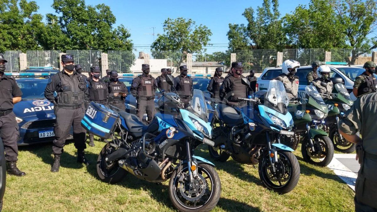 Presentaron nuevos móviles policiales para la fuerza provincial, entre ellos, 256 motos.