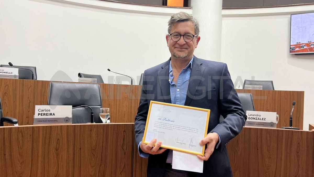 Germán de los Santos fue distinguido en el Concejo de Santa Fe.