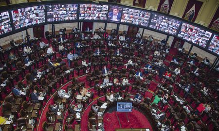 Las negociaciones de la deuda extranjera deberán tener aval del Congreso. Las negociaciones de la deuda extranjera deberán tener aval del Congreso.