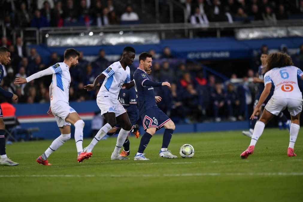 Lionel Messi fue titular en la victoria de Paris Saint-Germain ante Marsella