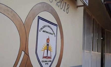 El hecho sucedió en el colegio secundario Antonio Bale de Colonia Liebig en Corrientes. El hecho sucedió en el colegio secundario Antonio Bale de Colonia Liebig en Corrientes.