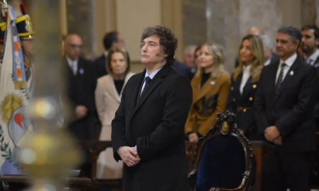 La Argentina estuvo representada por un funcionario de tercera línea en la cumbre de la Comunidad de Estados Latinoamericanos y Caribeños y la Unión Europea La Argentina estuvo representada por un funcionario de tercera línea en la cumbre de la Comunidad de Estados Latinoamericanos y Caribeños y la Unión Europea