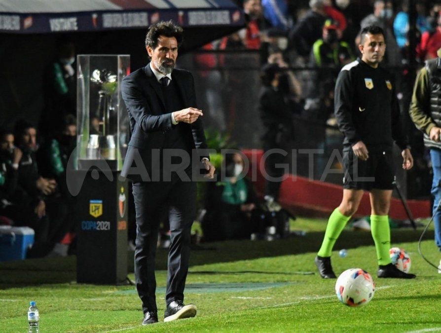 Eduardo Domínguez es uno de los candidatos a ser nuevo DT de Independiente