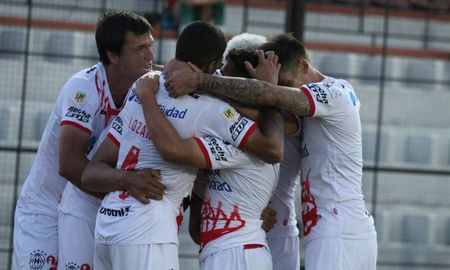 El Globo logró su primera victoria en el torneo. El Globo logró su primera victoria en el torneo.