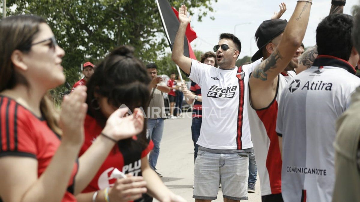 Las 37 mejores fotos de la multitudinaria despedida al plantel de Colón
