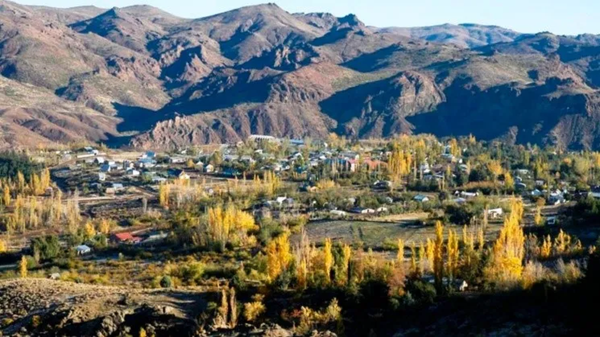 El pueblo de Varvaco, en Neuquén, es una belleza natural.